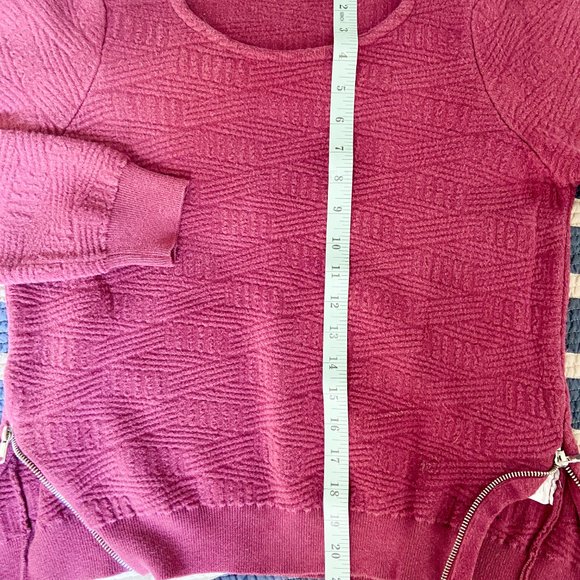 MOTH Quilted Red Sweatshirt - Picture 4 of 4